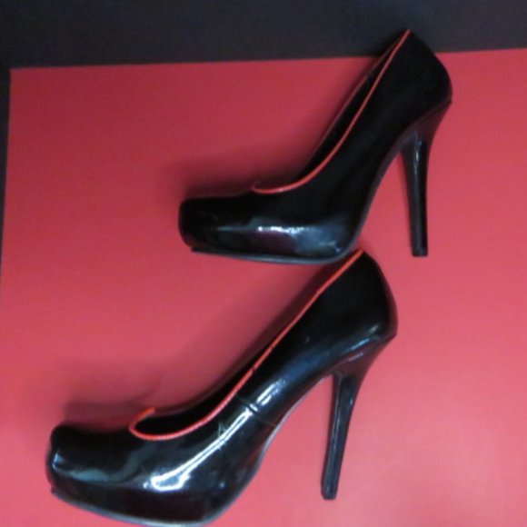 Leg Avenue Shoe Collection Heels Size 9 (Run Small 8) Black With Red Lined Trim - Picture 7 of 7